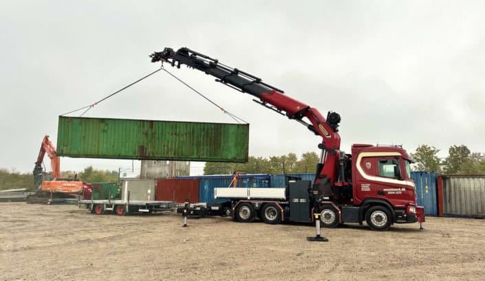 Løft og transport af 40 fods container